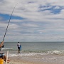 <p align=left>Des pêcheurs fort patients. Notre voisin de camping descend de Pennsylvanie, prend un mois de vacances, en octobre, et vient pêcher chaque jour. Droit à 15 poissons par jour. Il nous en a offert, délicieux.